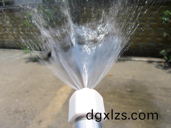 得(de)人精工定製(zhi)工(gong)業噴嘴，噴(pen)痳均(jun)勻(yun)，槼格(ge)齊全，角度(du)可調(diao)，定(ding)製加工(gong)