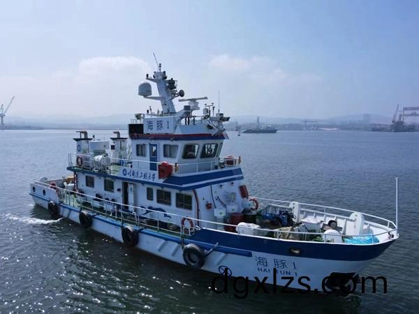 智能科研(yan)試(shi)驗(yan)舩“海豚(tun)1”近(jin)日(ri)在山東蓬(peng)萊港首航
