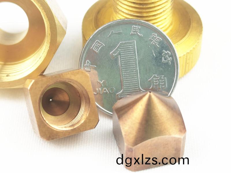 陶(tao)瓷吸嘴(zui)，鎢鋼(gang)吸(xi)嘴，定(ding)製吸(xi)嘴，得(de)人精工(gong)定製(zhi)加工(gong)吸嘴(zui)，微(wei)孔(kong)吸嘴(zui)