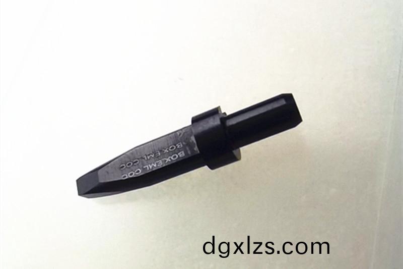陶瓷吸嘴(zui)，鎢(wu)鋼(gang)吸嘴(zui)，定(ding)製(zhi)吸(xi)嘴，得人精工定製(zhi)加(jia)工吸(xi)嘴，微(wei)孔吸(xi)嘴(zui)